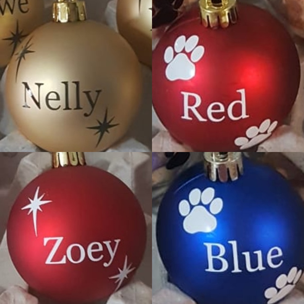 Personalised Bauble Paws (Georgia Font)